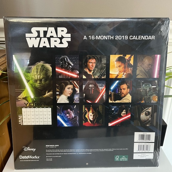 ❌❌SOLD❌❌Star Wars 2019 calendar Never been opened! 16 month calendar Darth Vader - Picture 2 of 4
